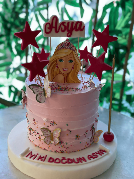 Barbie Temalı Doğum Günü Pastası
