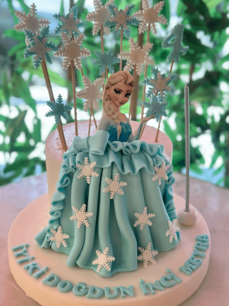 Barbie Doğum Günü Pastası 2