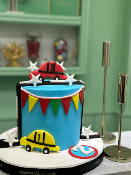 Arabalı Doğum Günü Pastası