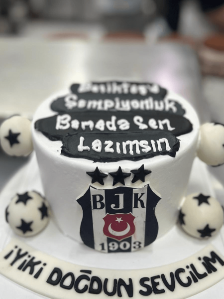 Beşiktaş Temalı Doğum Günü Pastası