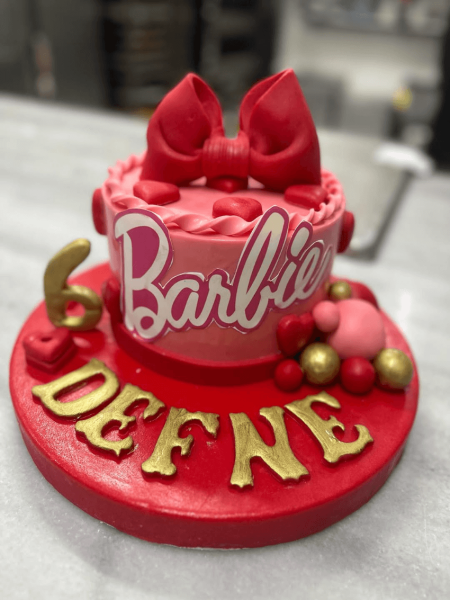 Barbie Yazılı Doğum Günü Pastası