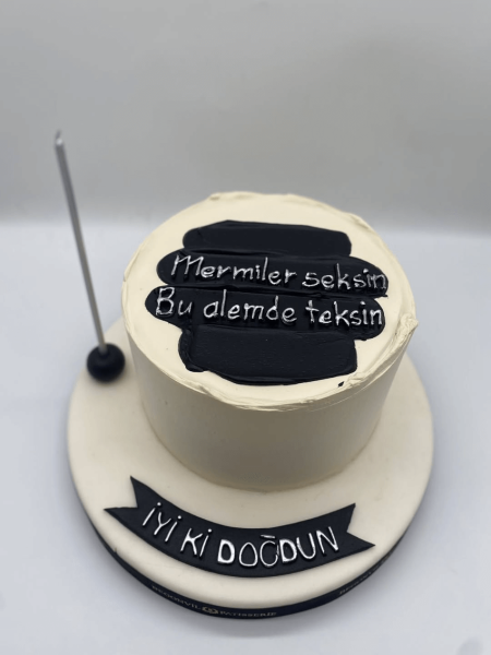 Arkadaş İçin Doğum Günü Pastası