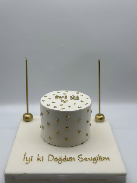 Puantiyeli Doğum Günü Pastası