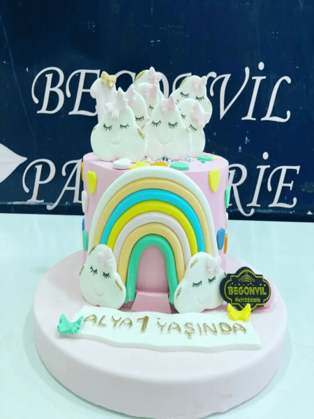 Gökkuşağı Konseptli Doğum Günü Pastası