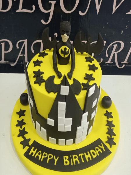 Süper Kahramanlı Doğum Günü Pastası