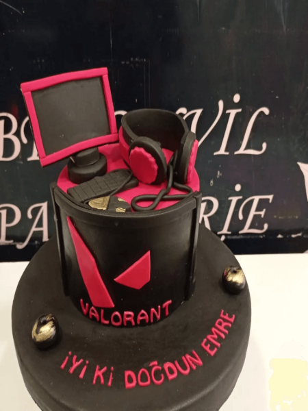 Valorant Konseptli Doğum Günü Pastası