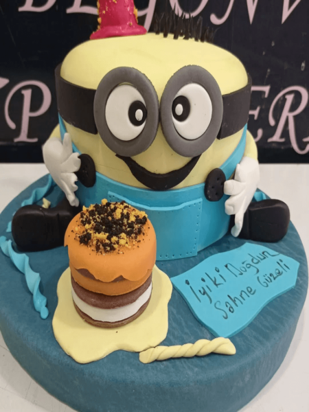 Minionlar Doğum Günü Pastası