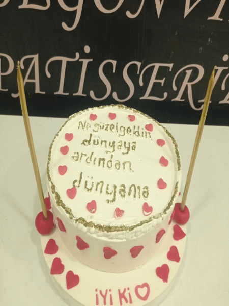 İyiki Girdin Dünyama Kutlama Pastası