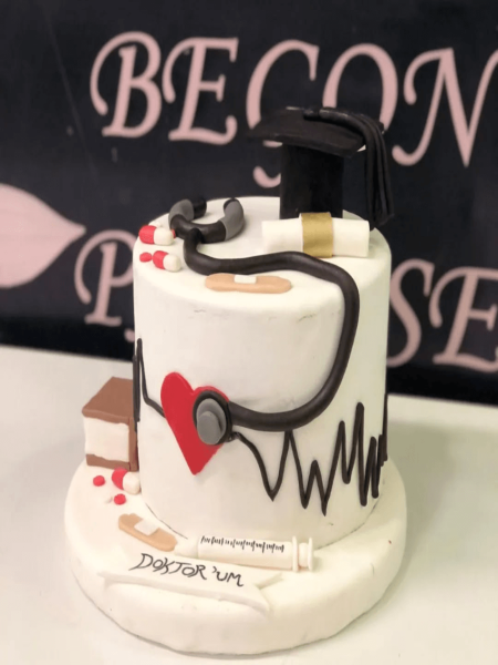 Doktor Kutlama Pastası