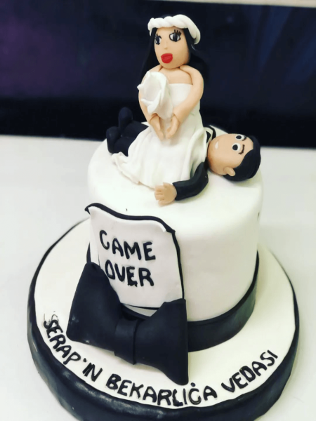 Bekarlığa Veda Pastası