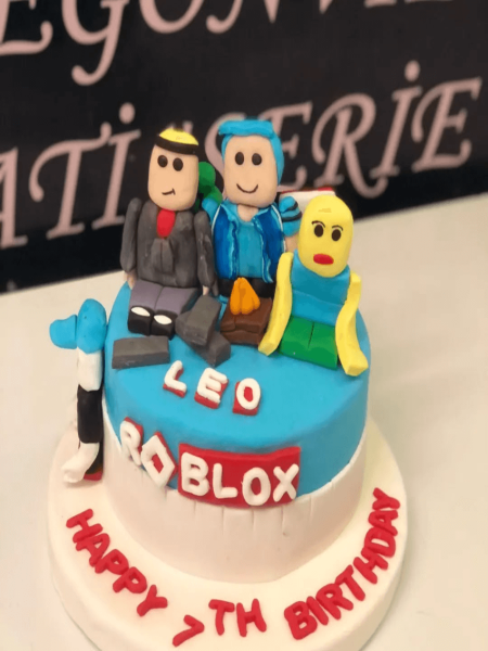 Roblox Konseptli Doğum Günü Pastası