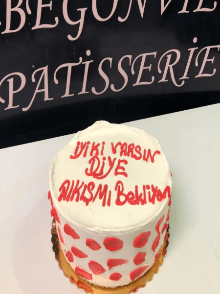 Sade Kutlama Pastası 3