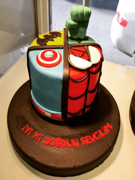 Süper Kahramanlar Doğum Günü Pastası