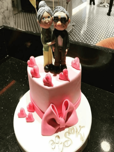 Yaşlı Çift Kutlama Pastası