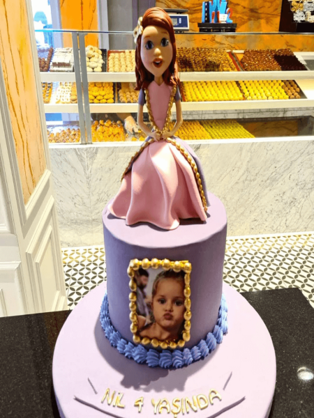 Prenses Figürlü ve Resimli Kutlama Pastası