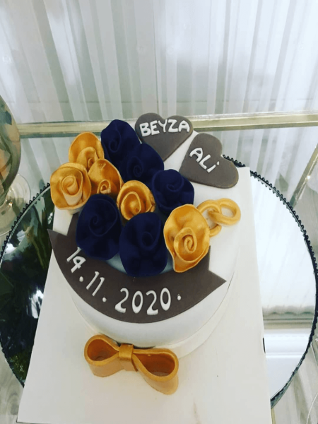 Sevgililer Günü Kutlama Pastası