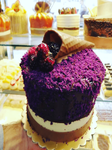 Mavi ve Külahlı Kutlama Pastası