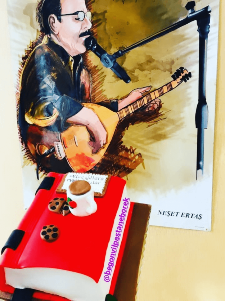 Kitap ve Kahve Temalı Pasta