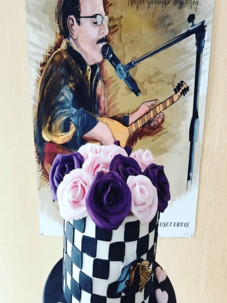 Damalı Kutlama Pastası