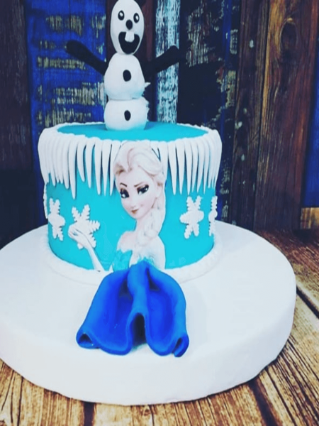 Karlar Kraliçesi Konseptli Pasta