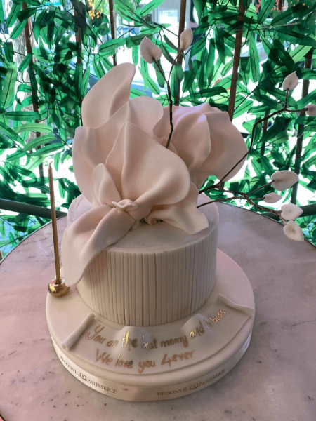 Beyaz Çiçekli Doğum Günü Pastası